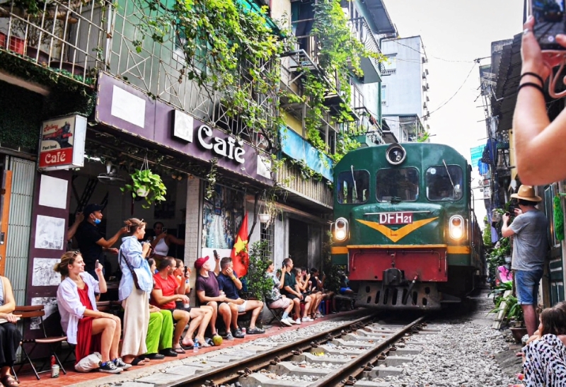 Hanoi Train Track Coffee